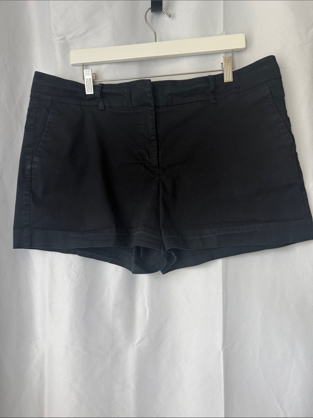 Classic Ann Taylor Black Women’s Tailored Shorts